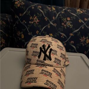 Gucci Beige NY Logo Cap